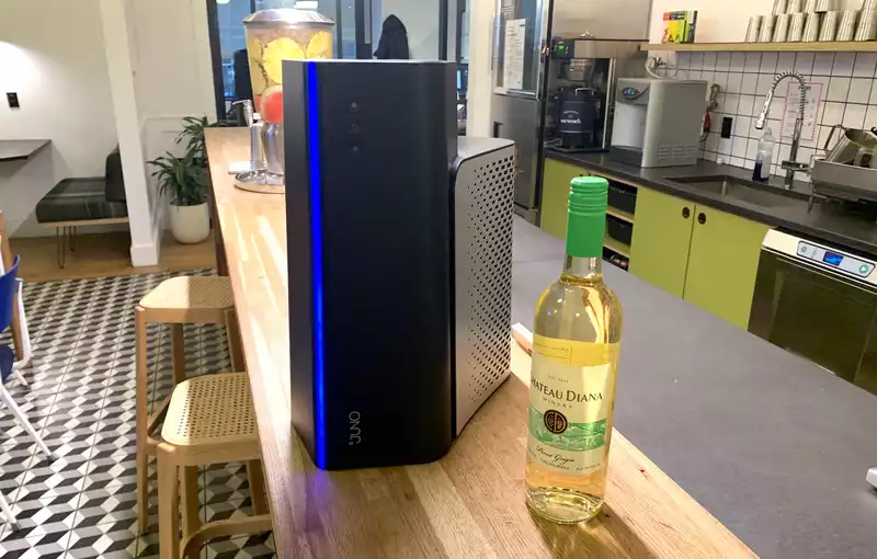 Juno chiller can cool a bottle of wine in 5 minutes