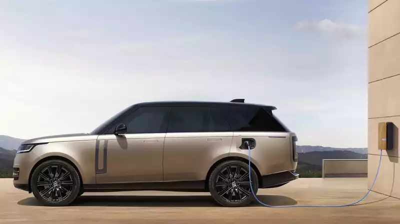 All electric range rovers are coming in 2024 — and 5 more will follow