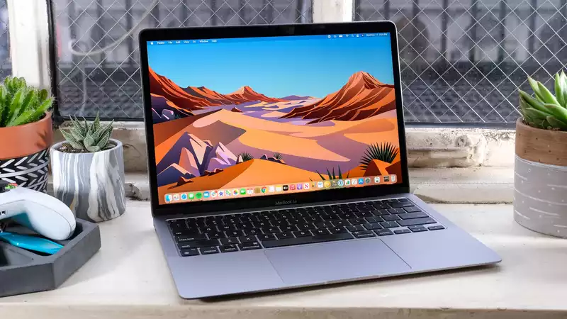 Apple Faces Class Action over Screen Crack on MacBook M1