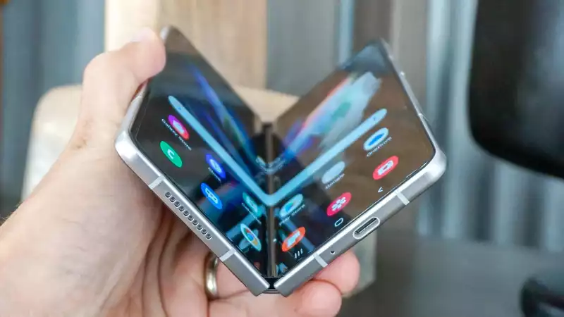 Samsung Galaxy Z Fold 3 will not fix the biggest flaw