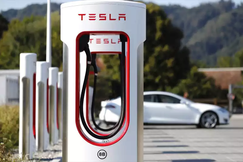 According to Elon Musk, here's how non-Tesla electric vehicles use superchargers