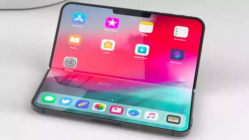 Apple's first folding iPad to appear in late 2024?