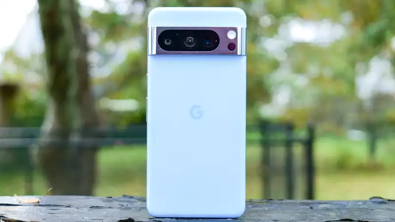 I tested the Google Pixel 8 Pro and Pixel 7 Pro side-by-side and this is by far the biggest upgrade.