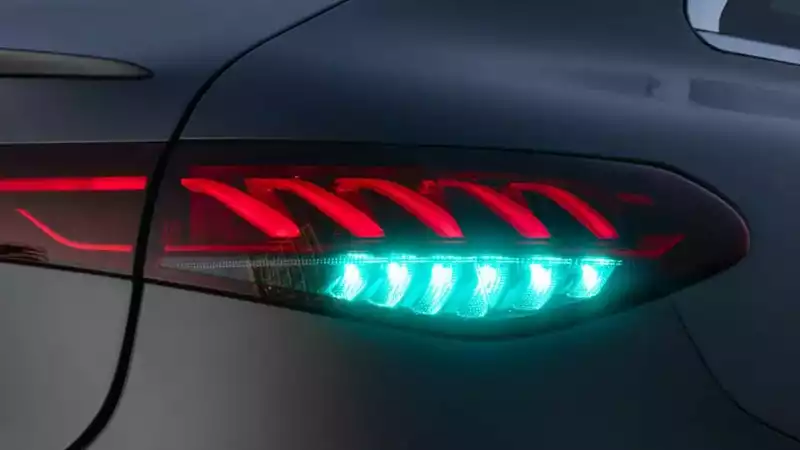 Mercedes Adds Turquoise Lights to Self-Driving Cars - Why?