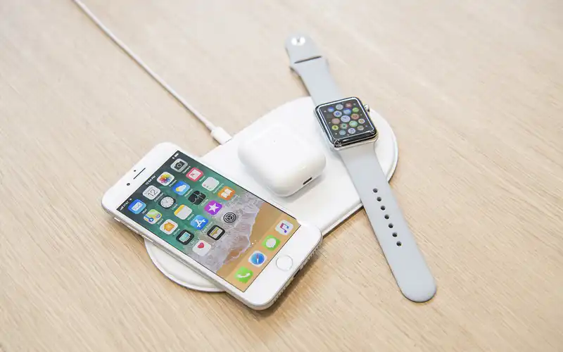 Apple AirPower prototype video shows Apple Watch being charged for the first time