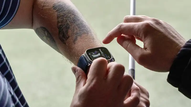 I used the GolfShot app on Apple Watch to analyze my swing.